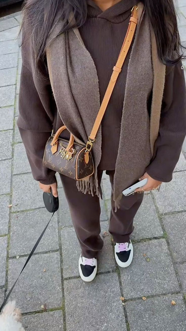 Sophia, 24