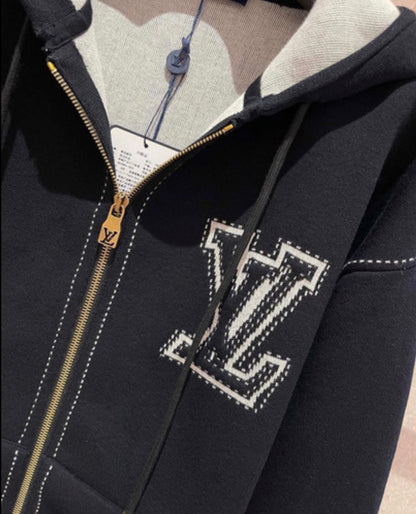 “LV“ Zipper
